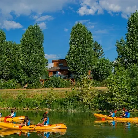 Kanopee Village
