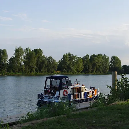 Kanopee Village Camping 3*